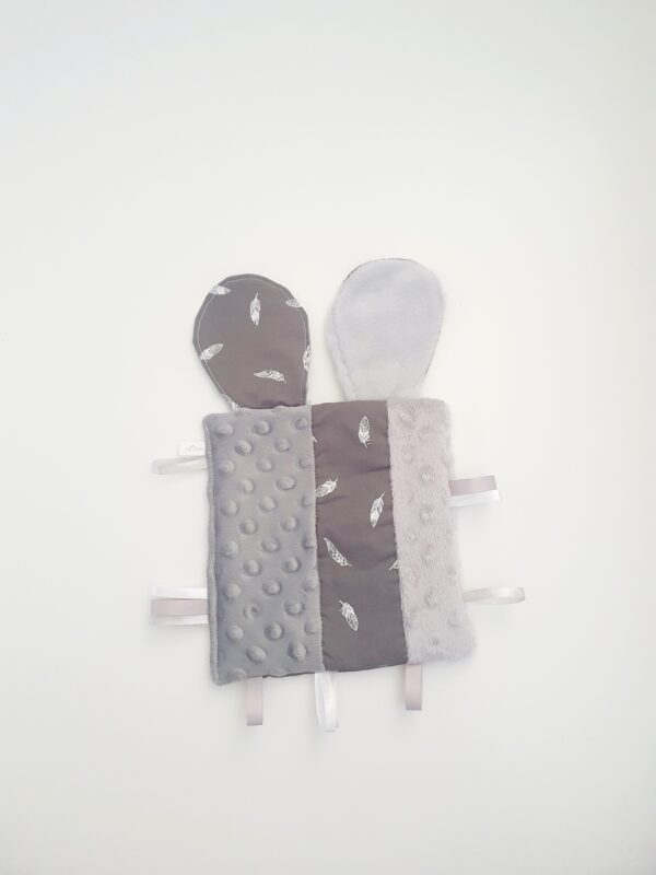 Doudou étiquettes gris plumes