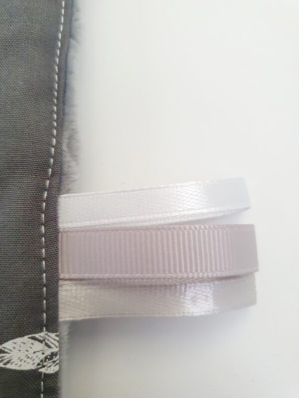 Doudou étiquettes gris plumes – Image 6