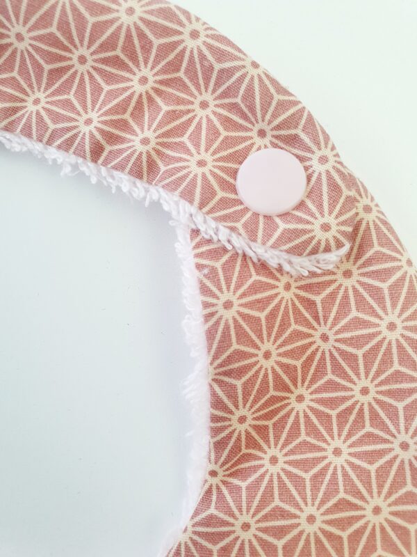 Bavoir bandana éventails Asanoha vieux rose – Image 5